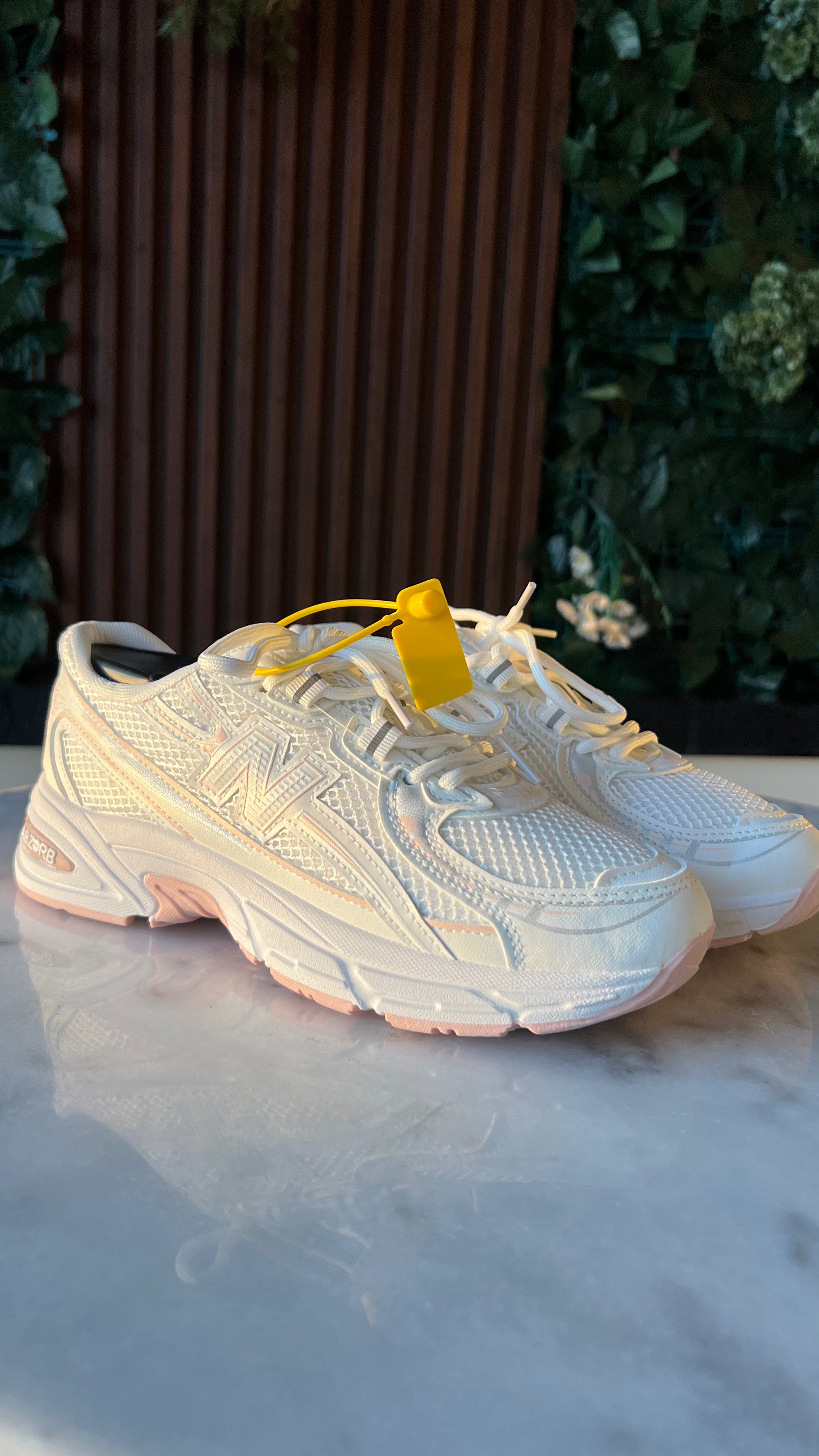 NEW BALANCE 740 BLANC ET ROSE