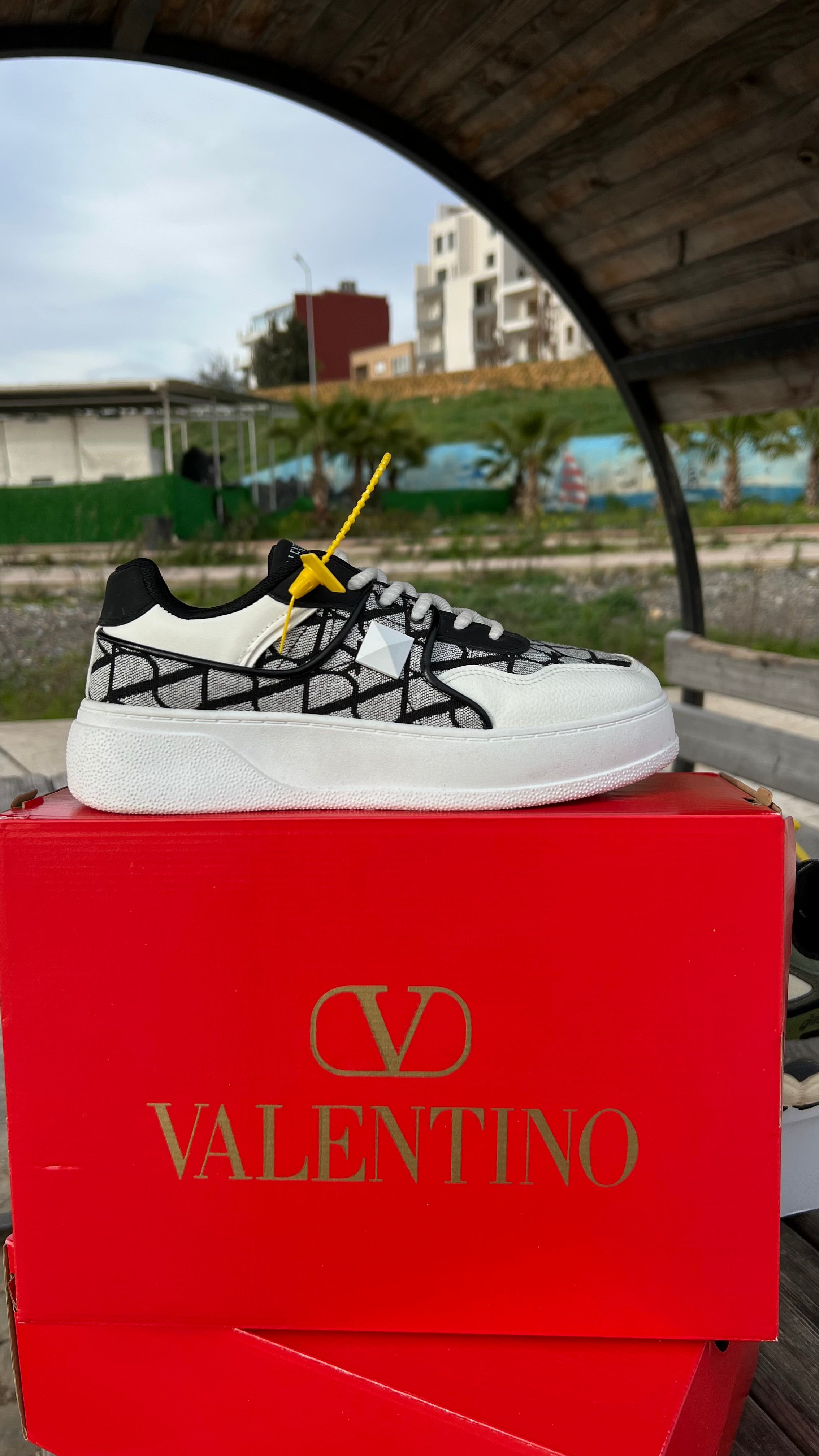 🤍 VALENTINO GARAVANI